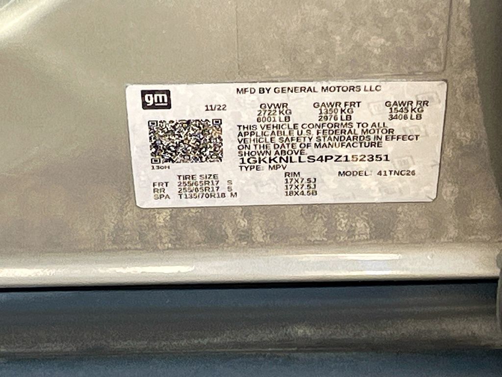 Used 2023 Silver GMC AT4 image 34