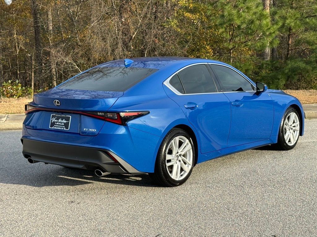 2023 Lexus IS 300 13