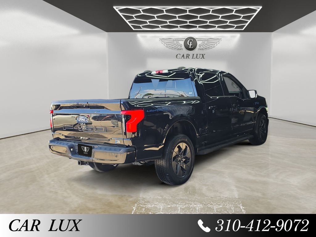 View vehicle photo 5