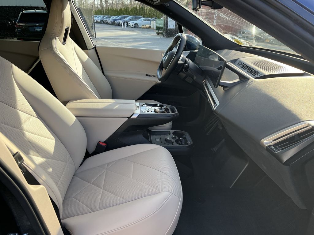 Thumbnail: 2023 BMW iX - 25