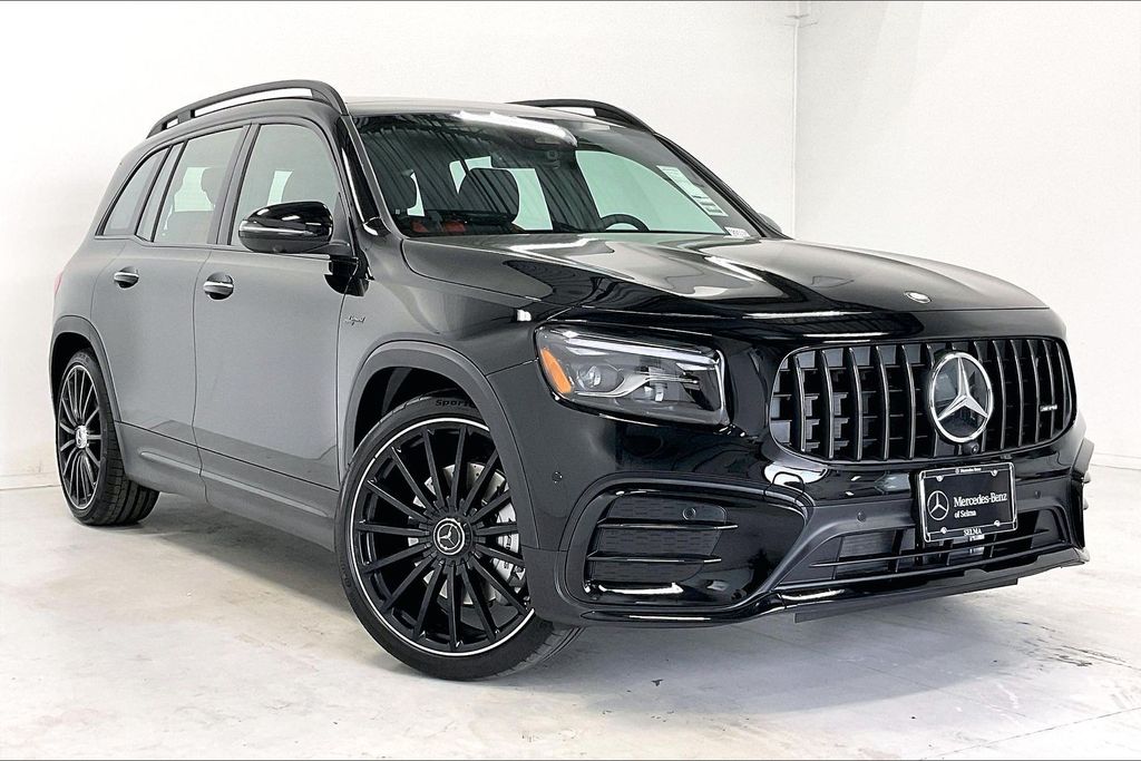 2026 Mercedes-Benz GLB GLB 35 AMG 4MATIC's photo