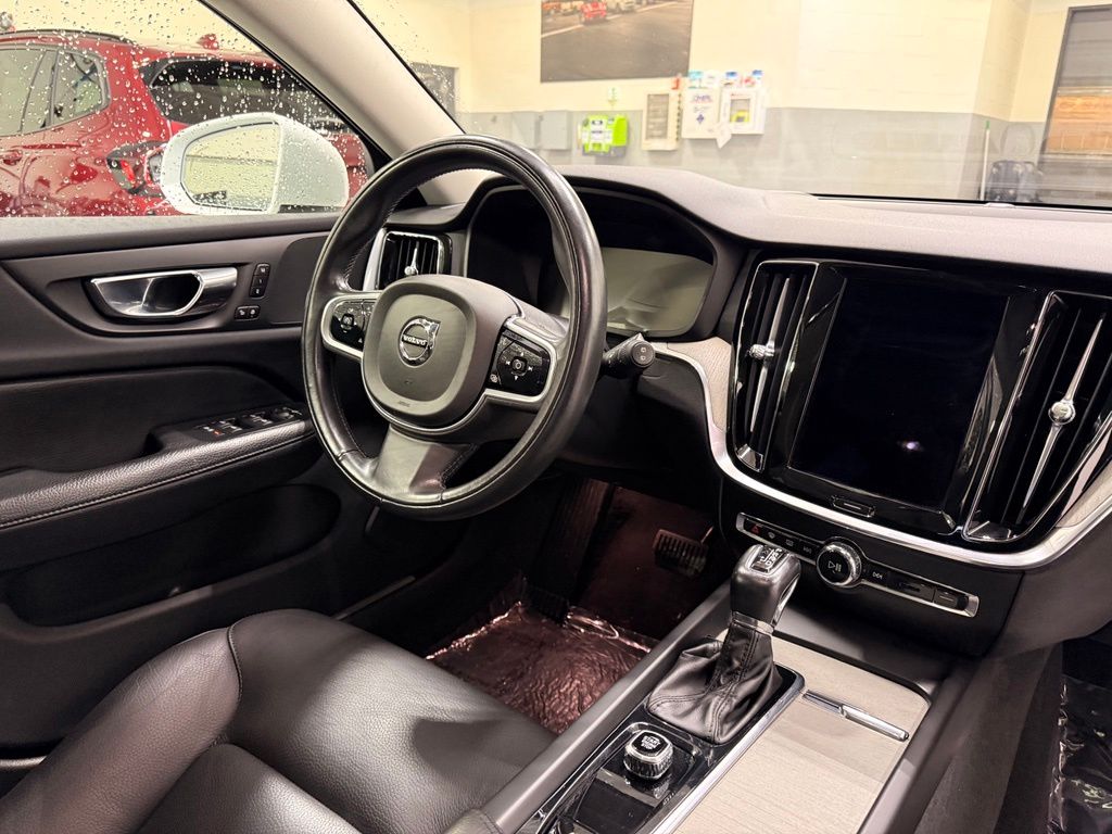 Thumbnail: 2022 Volvo S60 - 30