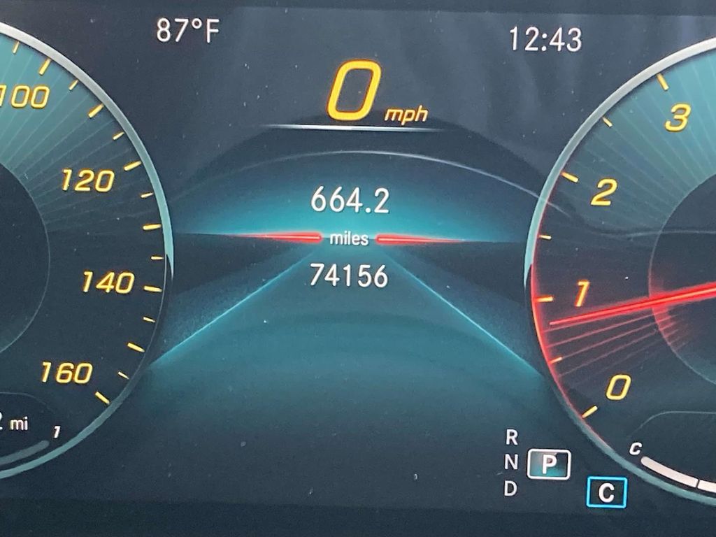 Used 2020 Black Mercedes-Benz GLB 250 image 20