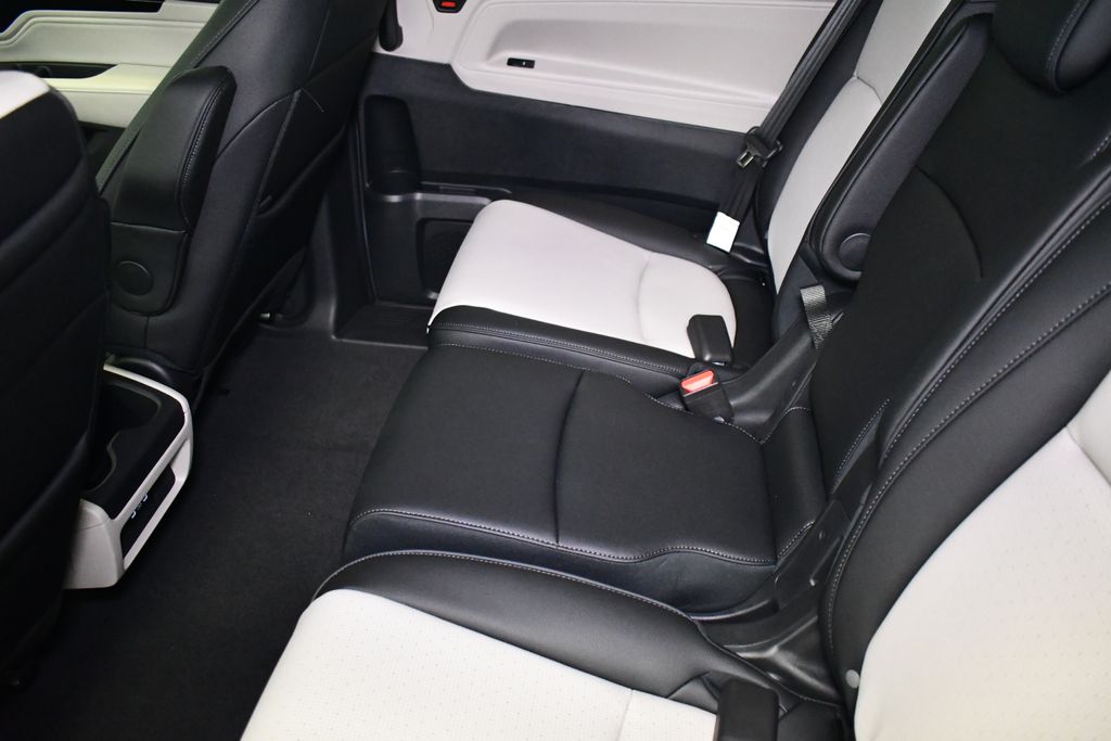 Thumbnail: 2026 Honda Odyssey - 21