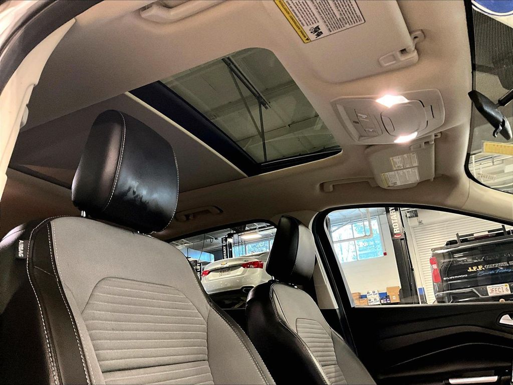 2018 Ford Escape — photo 23