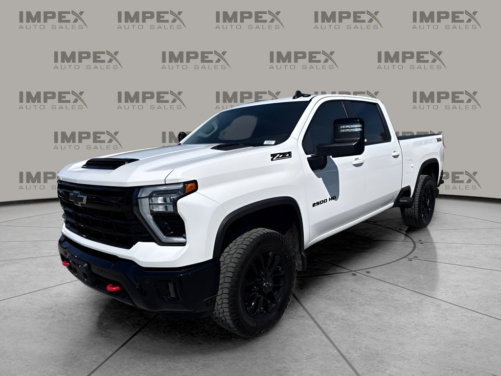 Summit White 2025 Chevrolet Silverado 2500HD Pickup Truck Four-Wheel Drive Automatic