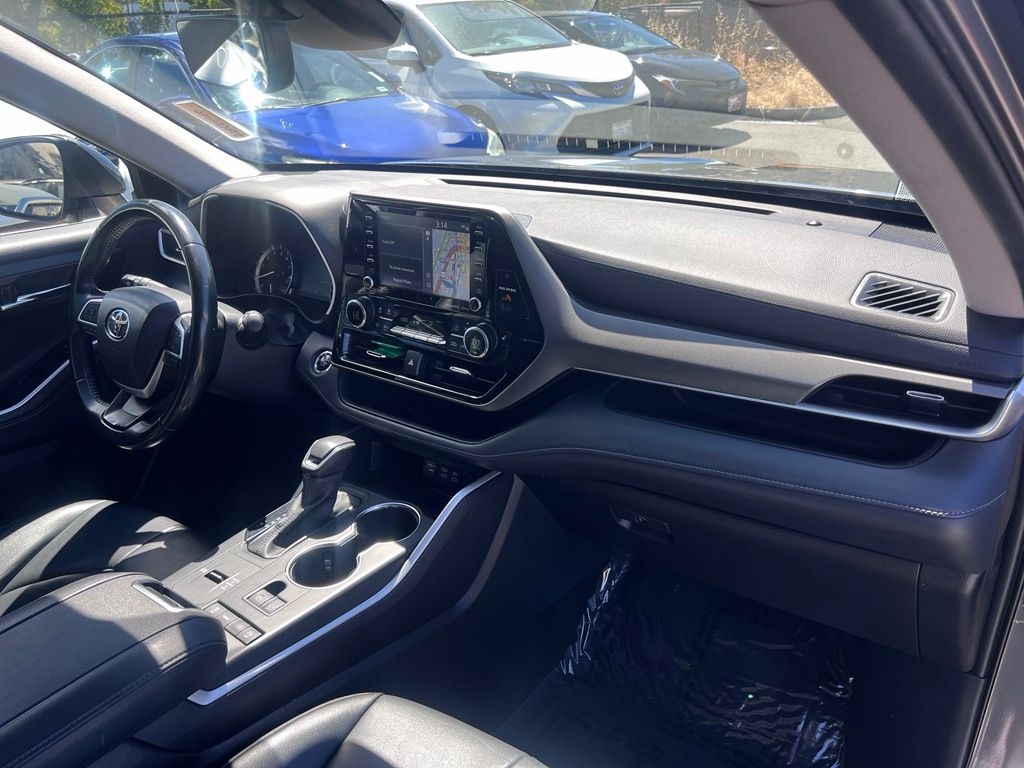 Used 2022 Toyota Highlander SUV