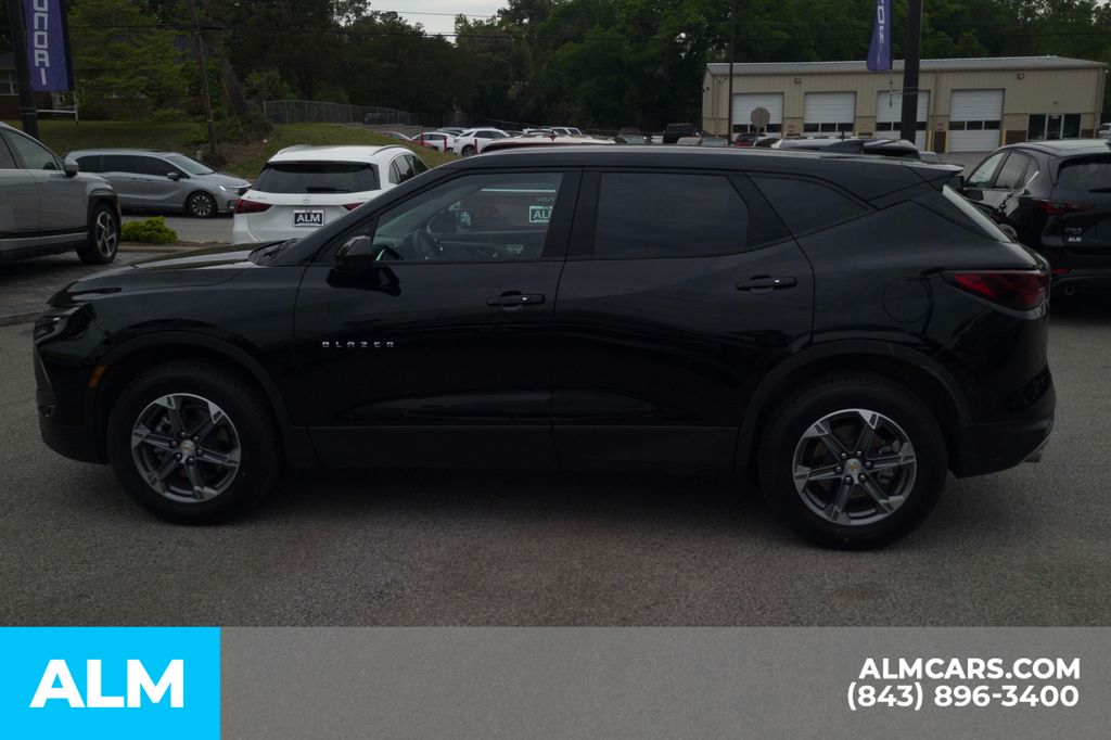 Used 2025 Black Chevrolet LT image 10