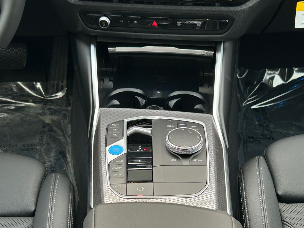 Thumbnail: 2025 BMW i4 - 27