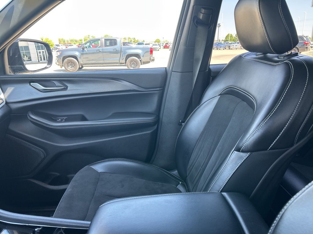 Used 2023 Jeep Grand Cherokee SUV