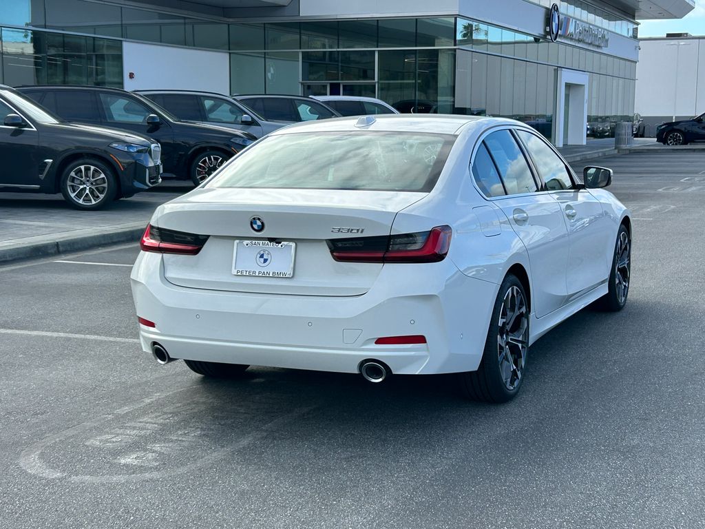Thumbnail: 2026 BMW 3 Series - 5