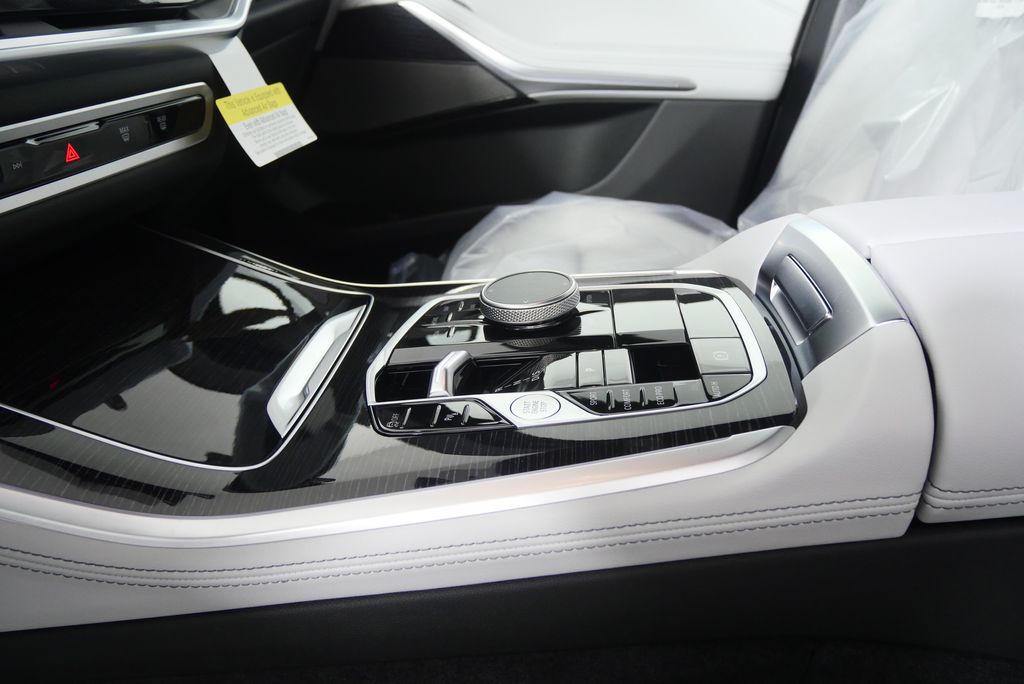 Thumbnail: 2026 BMW X5 - 22
