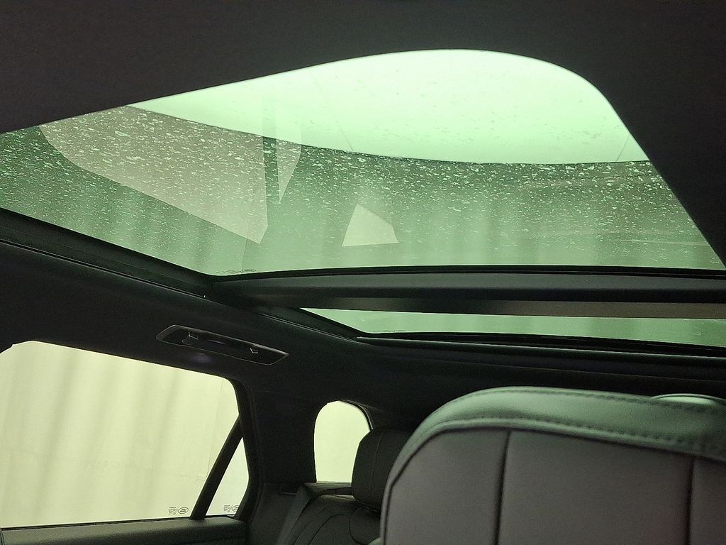 Thumbnail: 2026 Land Rover Range Rover Sport - 11