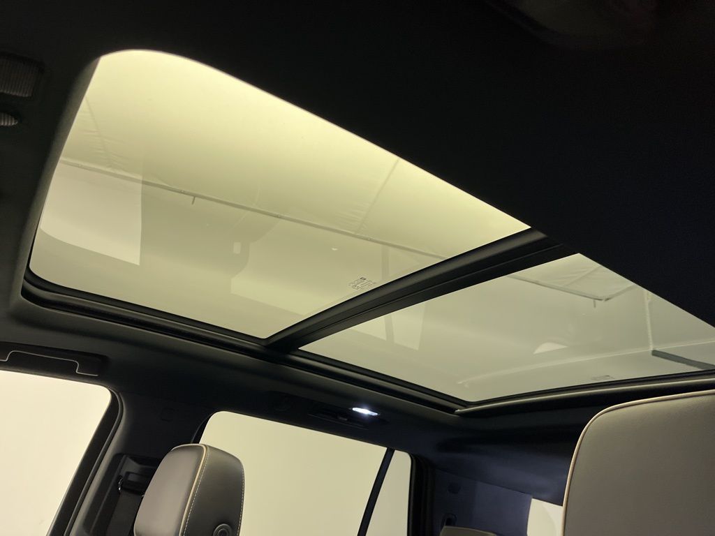 Thumbnail: 2021 Chevrolet Tahoe - 22