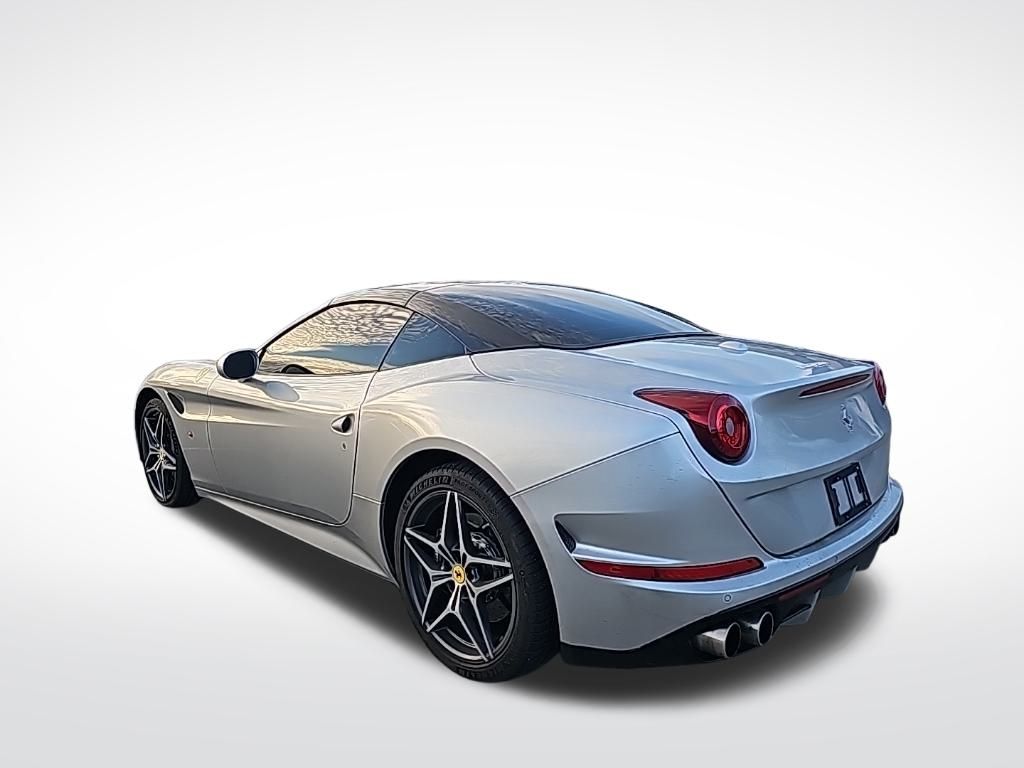 2016 Ferrari California T 14