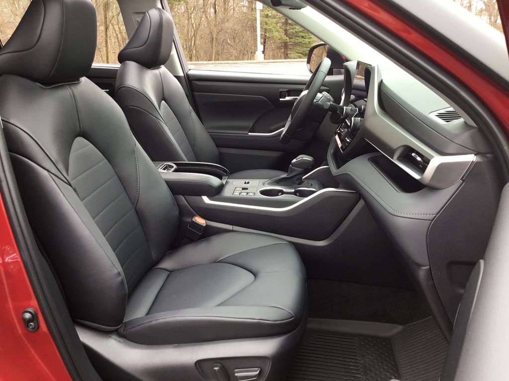 Thumbnail: 2026 Toyota Highlander - 13