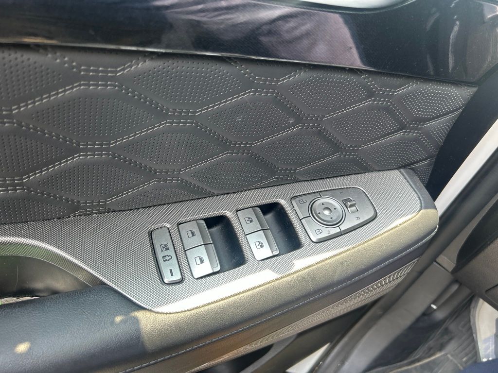 Used 2022 White Hyundai Calligraphy image 14