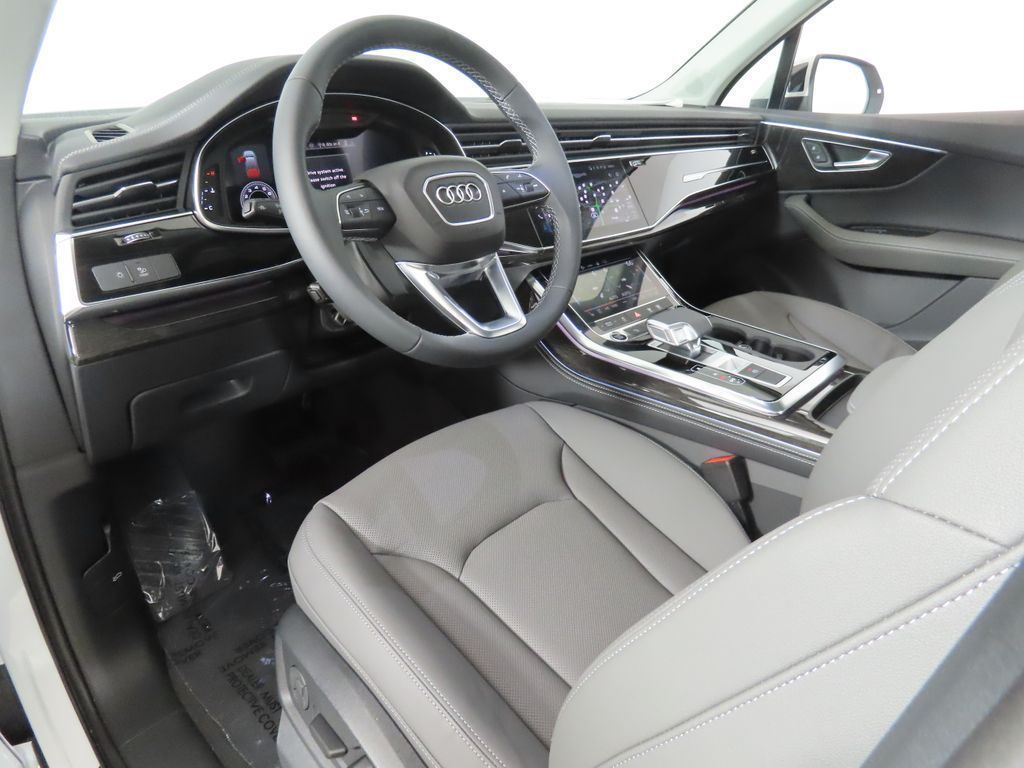 Thumbnail: 2026 Audi Q7 - 25