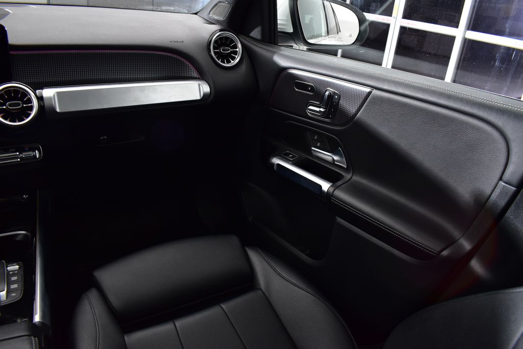 Thumbnail: 2022 Mercedes-Benz GLB - 26