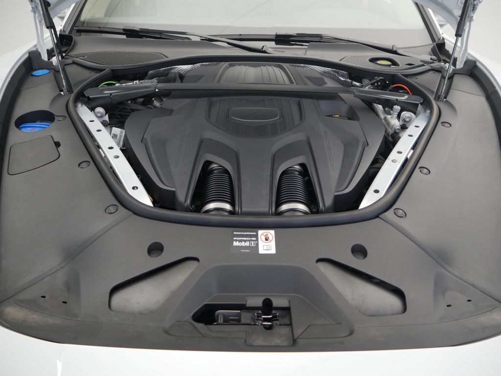 Thumbnail: 2026 Porsche Panamera - 12