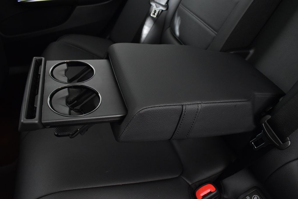 Thumbnail: 2025 Mercedes-Benz C-Class - 30