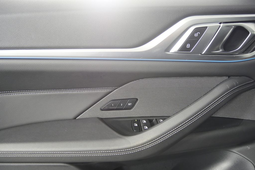 Thumbnail: 2025 BMW 4 Series - 9