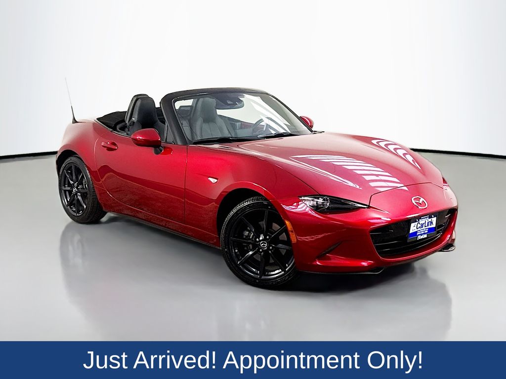 Soul Red Crystal Metallic 2019 Mazda MX-5 Miata Convertible Rear-Wheel Drive 6-Speed Automatic