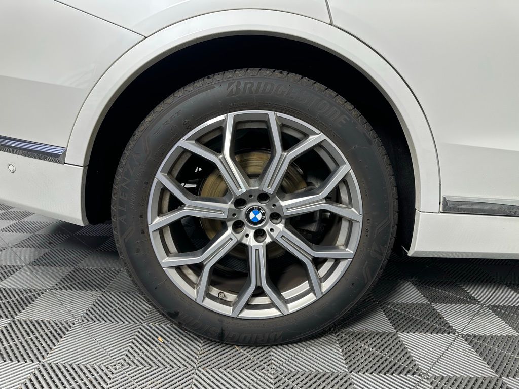 Thumbnail: 2023 BMW X7 - 12