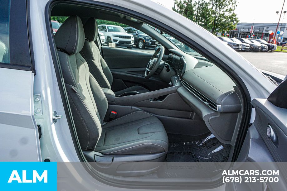 2024 Hyundai Elantra SEL - Photo 23