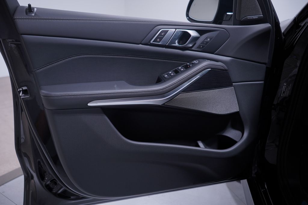 Thumbnail: 2026 BMW X5 - 10