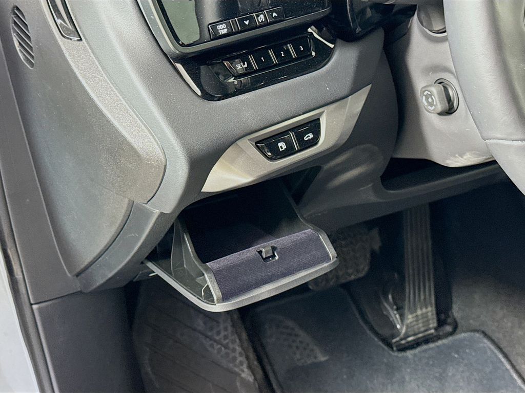 Thumbnail: 2025 Lexus RX - 10