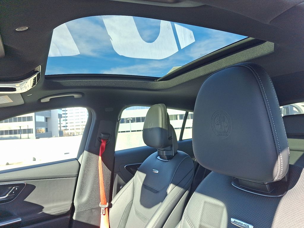 Thumbnail: 2025 Mercedes-Benz GLC - 16