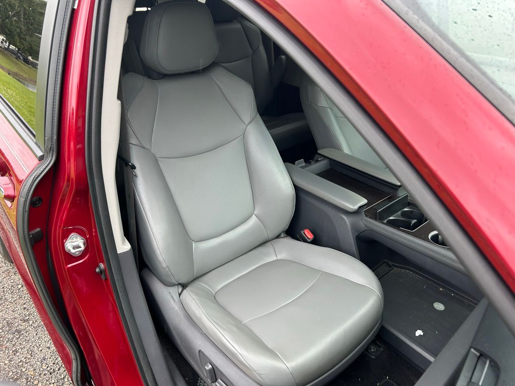 Thumbnail: 2021 Toyota Sienna - 16