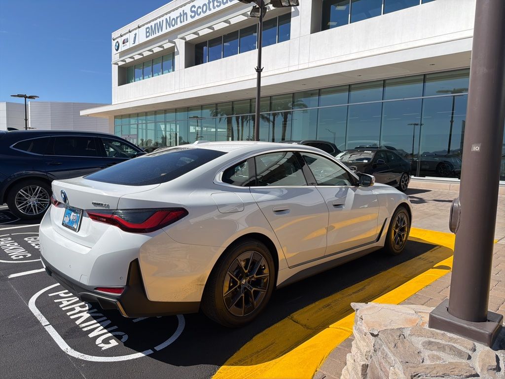 Thumbnail: 2023 BMW i4 - 5