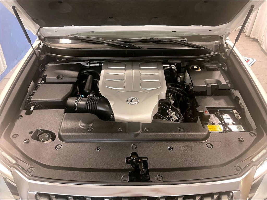 2022 Lexus GX — photo 31