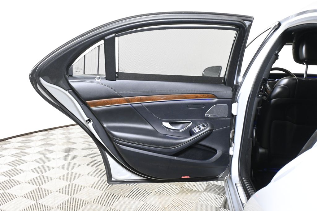 Thumbnail: 2016 Mercedes-Benz S-Class - 32