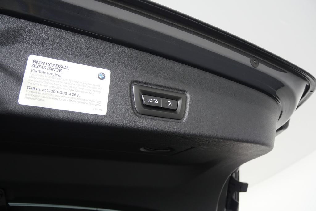 Thumbnail: 2023 BMW i4 - 18