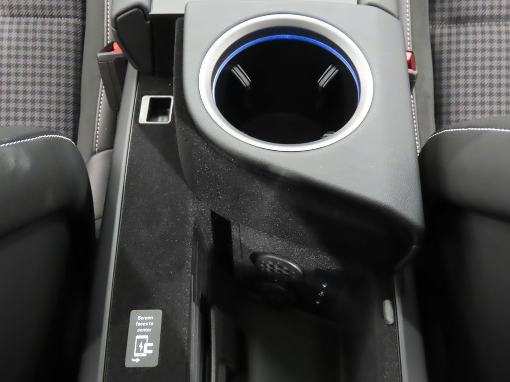 Thumbnail: 2025 Porsche Taycan - 31