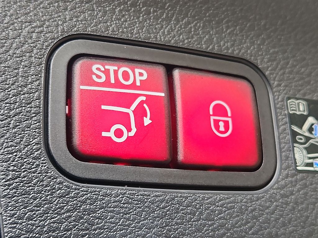 Thumbnail: 2025 Mercedes-Benz GLS - 30