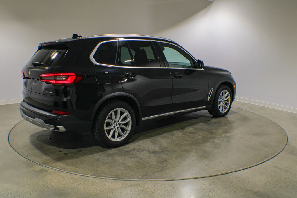 Used 2023 Black BMW xDrive40i image 5