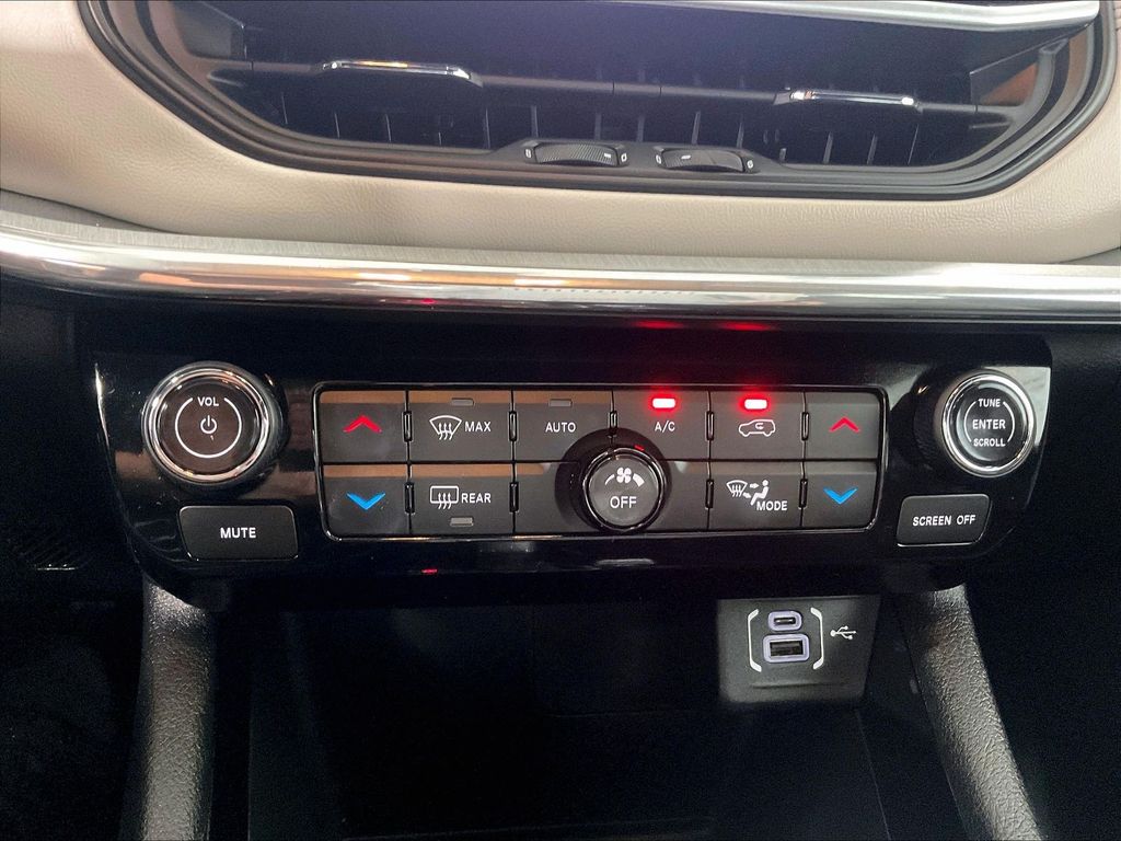 2024 Jeep Compass — photo 25
