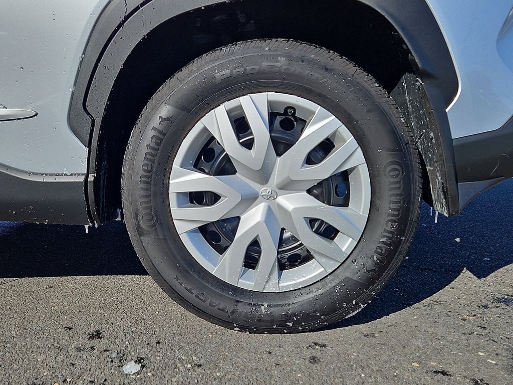 Thumbnail: 2025 Toyota Corolla Cross - 19