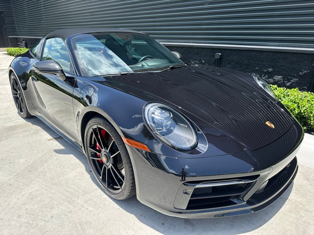 Thumbnail: 2023 Porsche 911 - 10