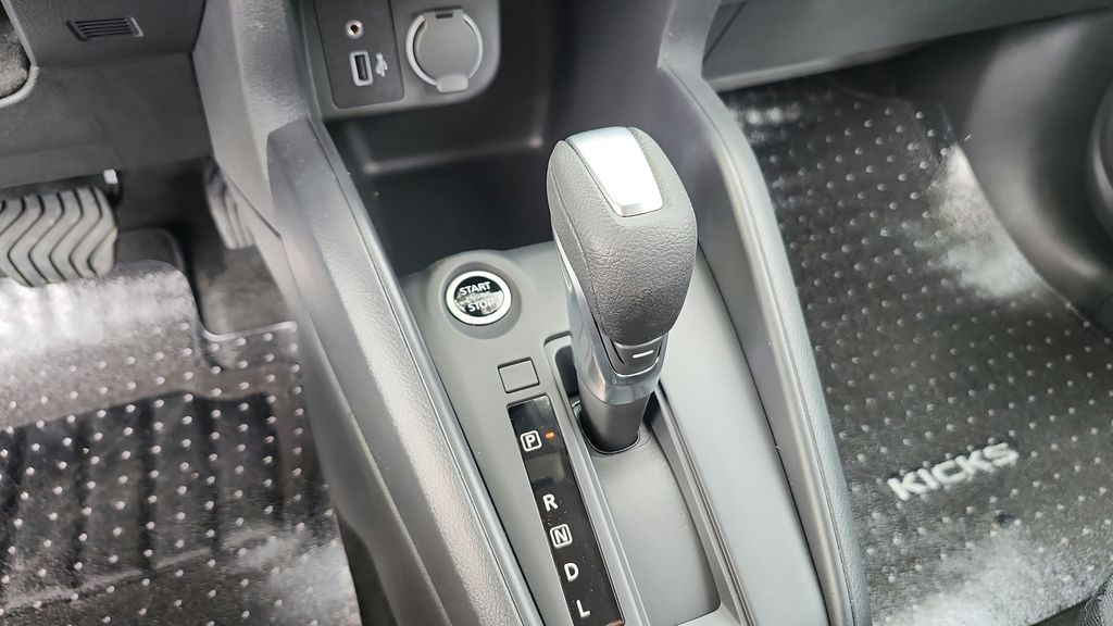 2025 Nissan Kicks Play