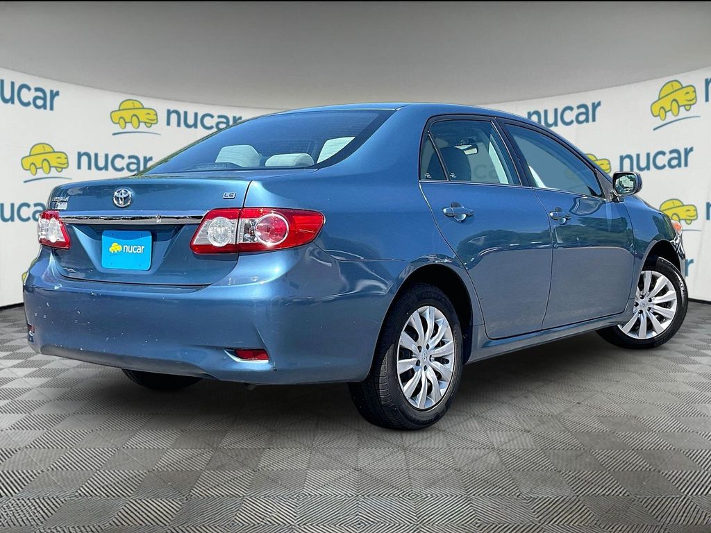 2013 Toyota Corolla — photo 6