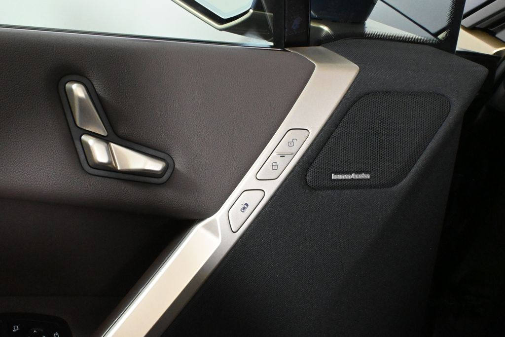 Thumbnail: 2026 BMW iX - 27