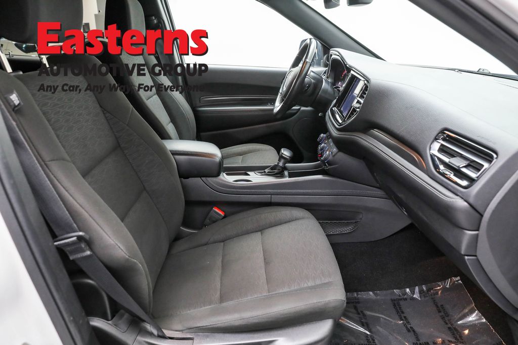 Used 2023 White Dodge SXT image 21