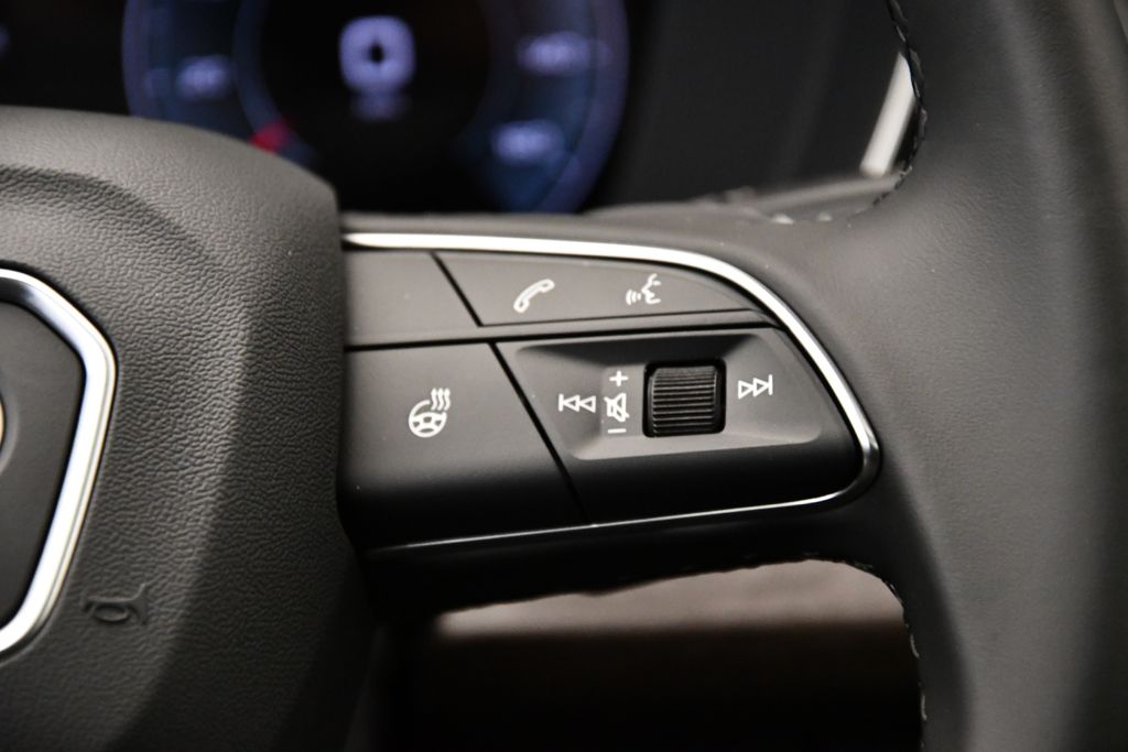 Thumbnail: 2025 Audi Q5 - 25