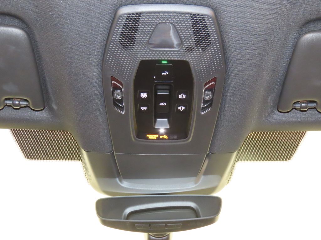 Thumbnail: 2024 Porsche Macan - 29