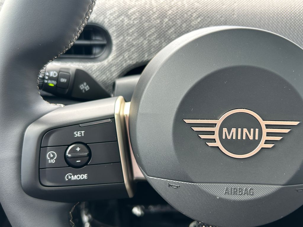 Thumbnail: 2025 MINI Cooper - 19